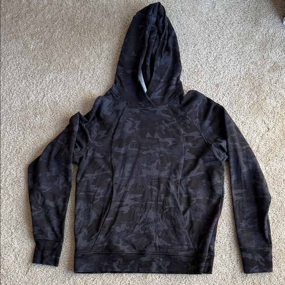 Lululemon camo camouflage hoodie sweatshirt black gray grey top long sleeve 12